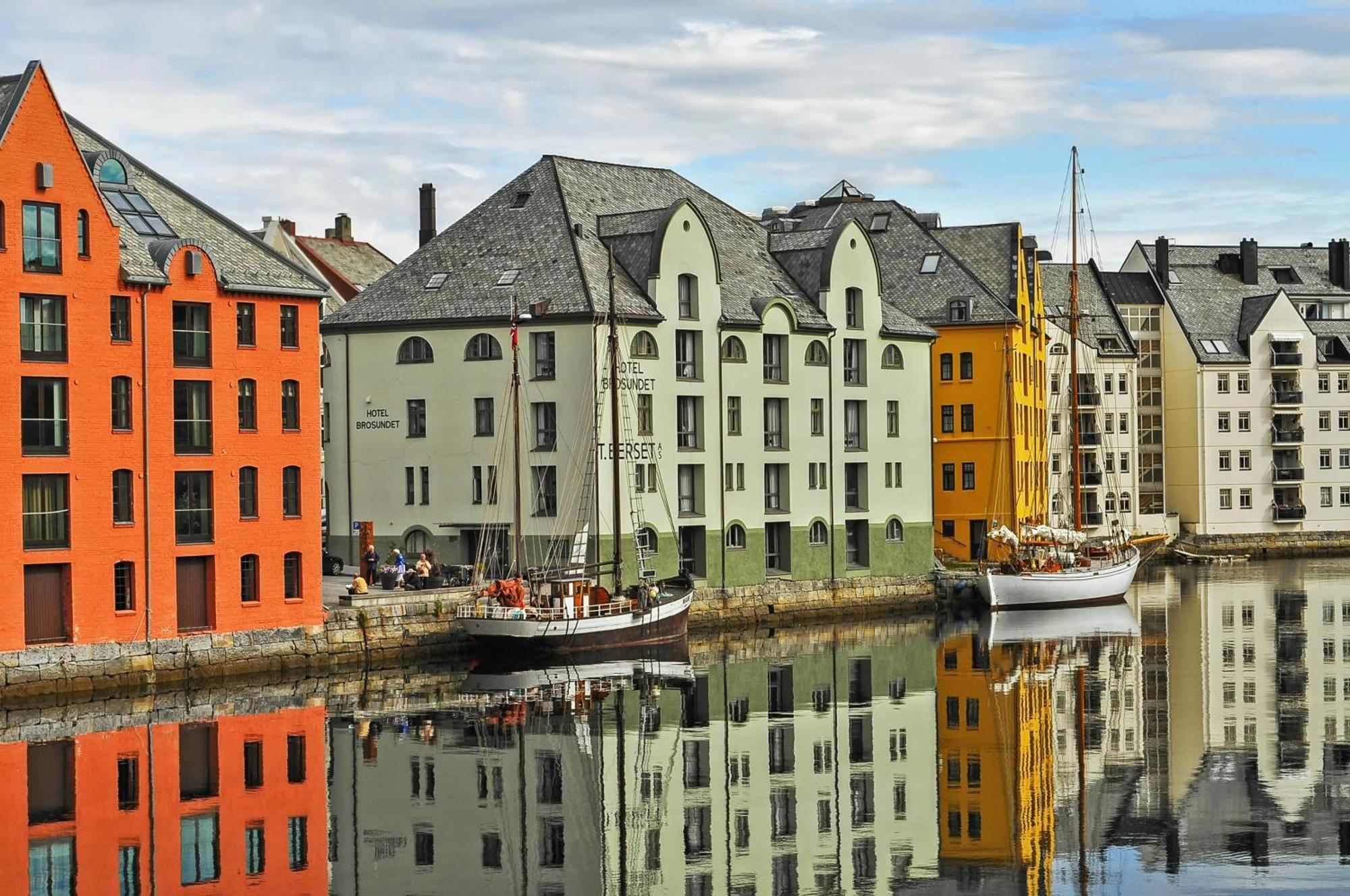 Unik Leilighet I Alesund Sentrum Bagian luar foto